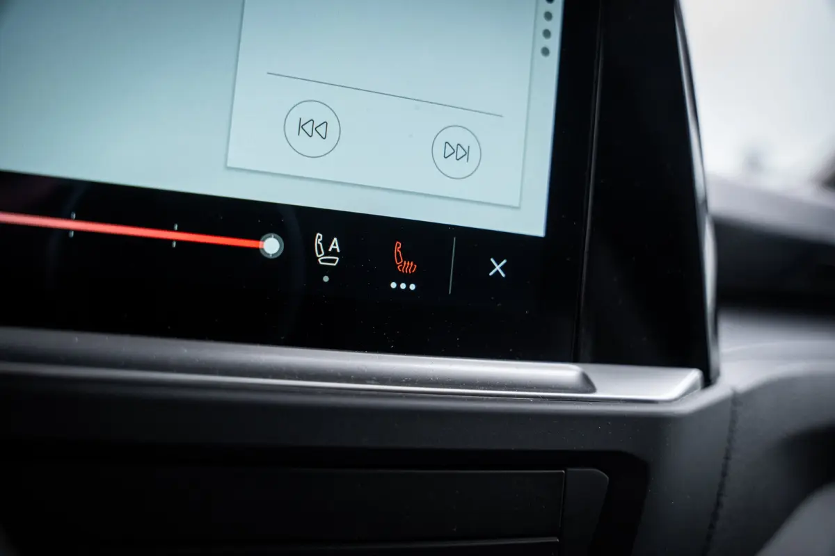 2.5 e-Hybrid | IQ-Light | Trekhaak | 4-Seizoenen Banden | Achterdeuren