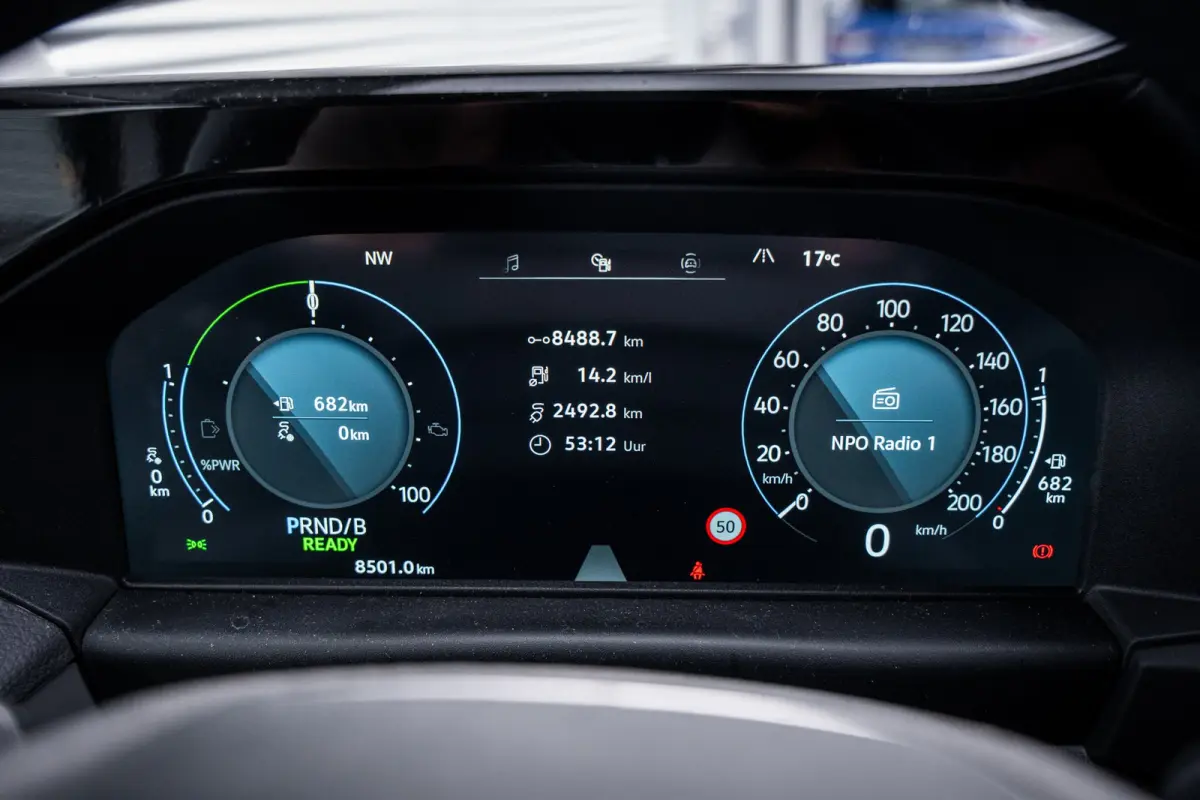 2.5 e-Hybrid | IQ-Light | Trekhaak | 4-Seizoenen Banden | Achterdeuren