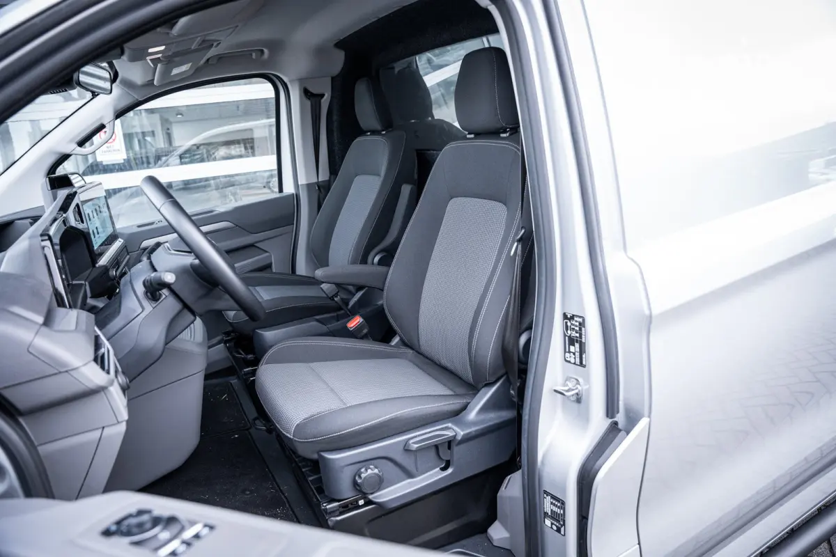 2.5 e-Hybrid | IQ-Light | Trekhaak | 4-Seizoenen Banden | Achterdeuren