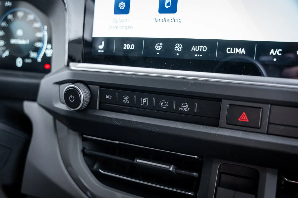 2.5 e-Hybrid | IQ-Light | Trekhaak | 4-Seizoenen Banden | Achterdeuren