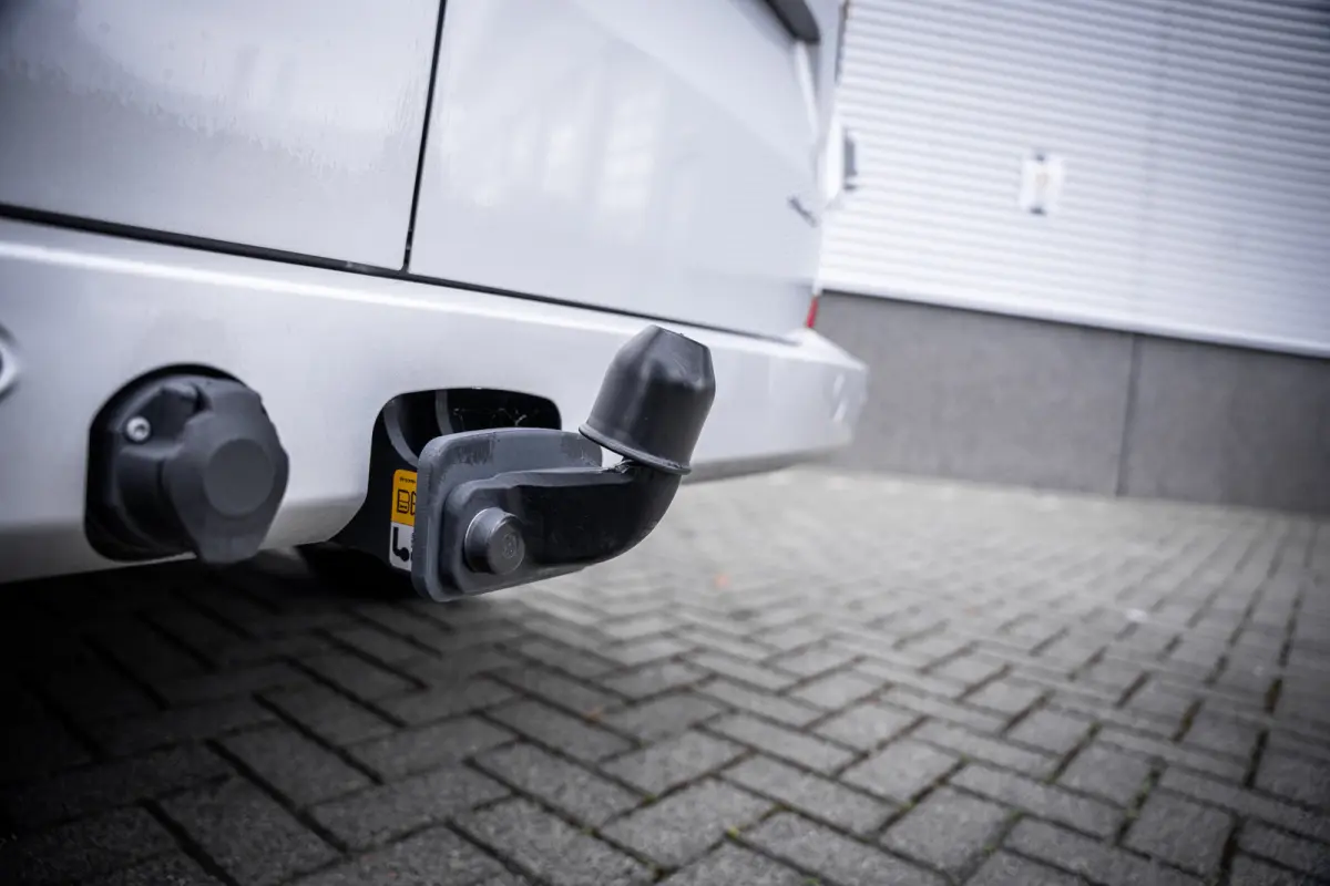 2.5 e-Hybrid | IQ-Light | Trekhaak | 4-Seizoenen Banden | Achterdeuren