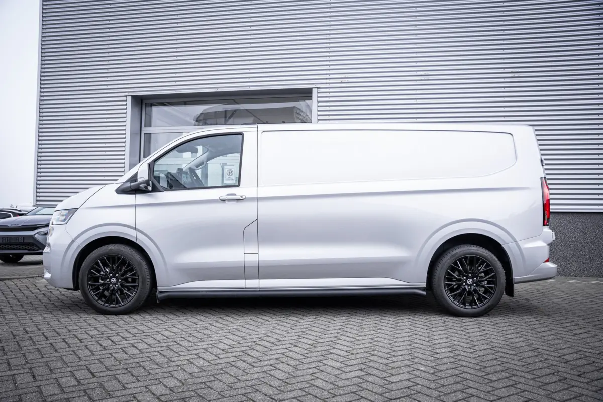 2.5 e-Hybrid | IQ-Light | Trekhaak | 4-Seizoenen Banden | Achterdeuren