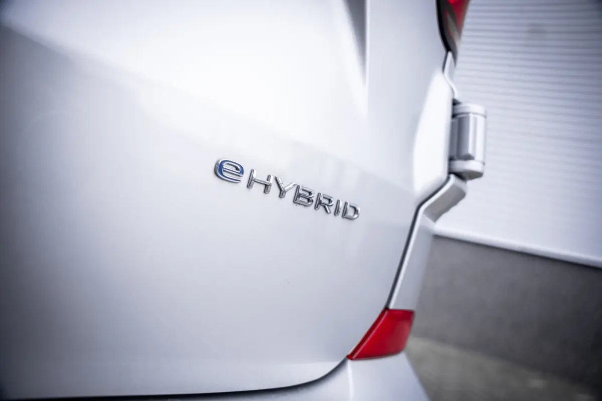 2.5 e-Hybrid | IQ-Light | Trekhaak | 4-Seizoenen Banden | Achterdeuren
