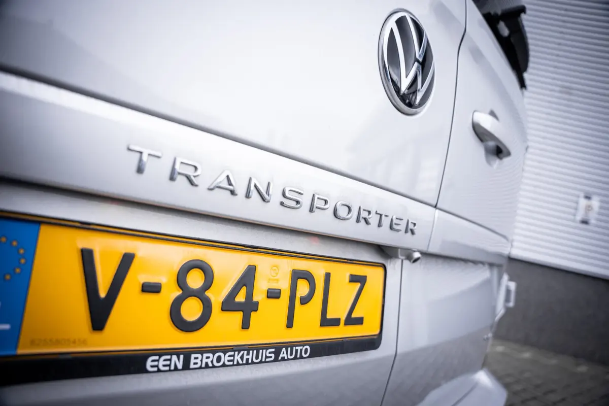 2.5 e-Hybrid | IQ-Light | Trekhaak | 4-Seizoenen Banden | Achterdeuren