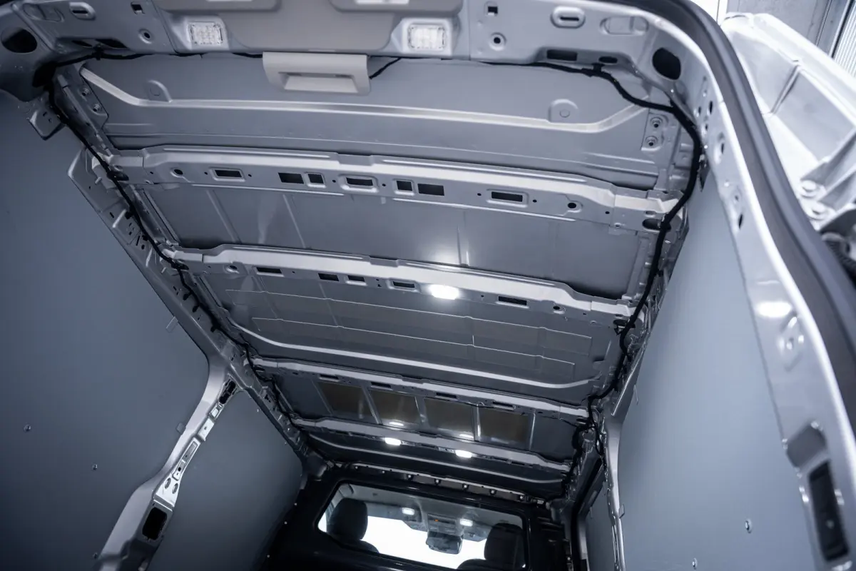 2.5 e-Hybrid | IQ-Light | Trekhaak | 4-Seizoenen Banden | Achterdeuren