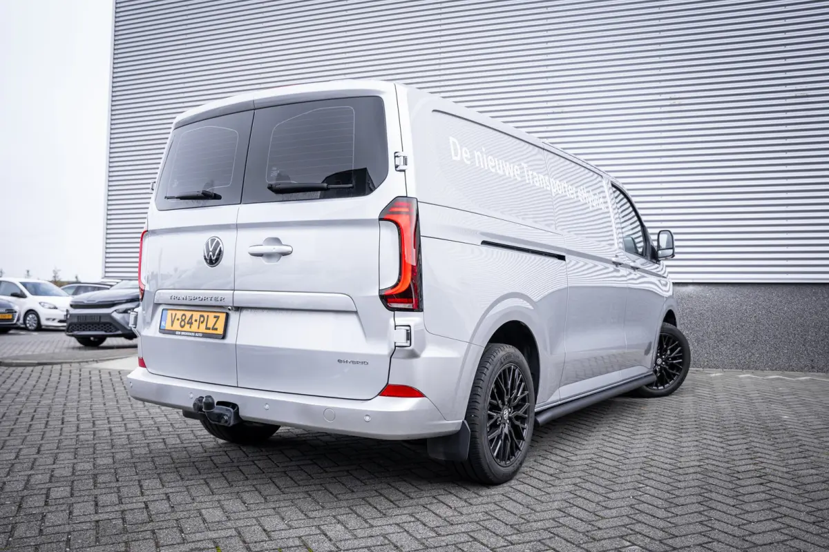 2.5 e-Hybrid | IQ-Light | Trekhaak | 4-Seizoenen Banden | Achterdeuren