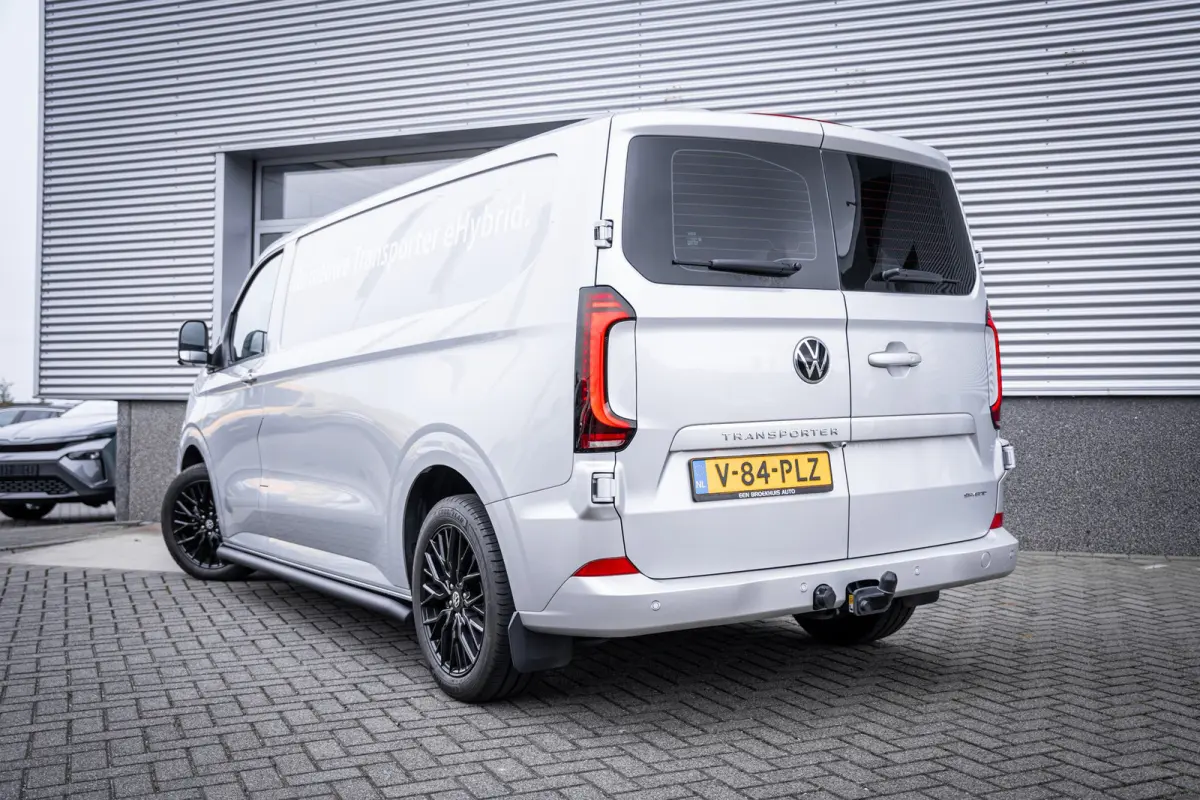 2.5 e-Hybrid | IQ-Light | Trekhaak | 4-Seizoenen Banden | Achterdeuren