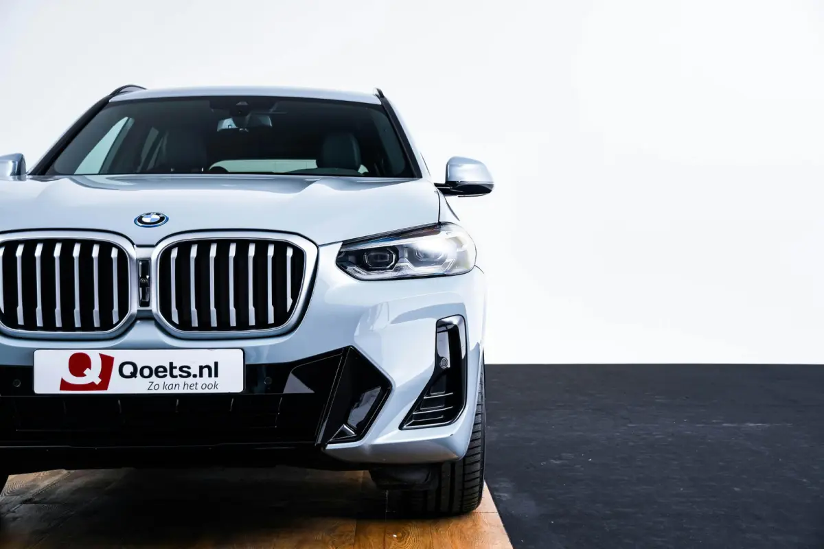 xDrive30e M Sport - Stoelverwarming voor/achter - Comfort Access - Parking Assistant Plus - HiFi System - Getinte Ruiten - Ambiance verlichting - Stuurwielrand verwarmd -