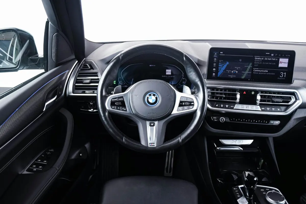 xDrive30e M Sport - Stoelverwarming voor/achter - Comfort Access - Parking Assistant Plus - HiFi System - Getinte Ruiten - Ambiance verlichting - Stuurwielrand verwarmd -