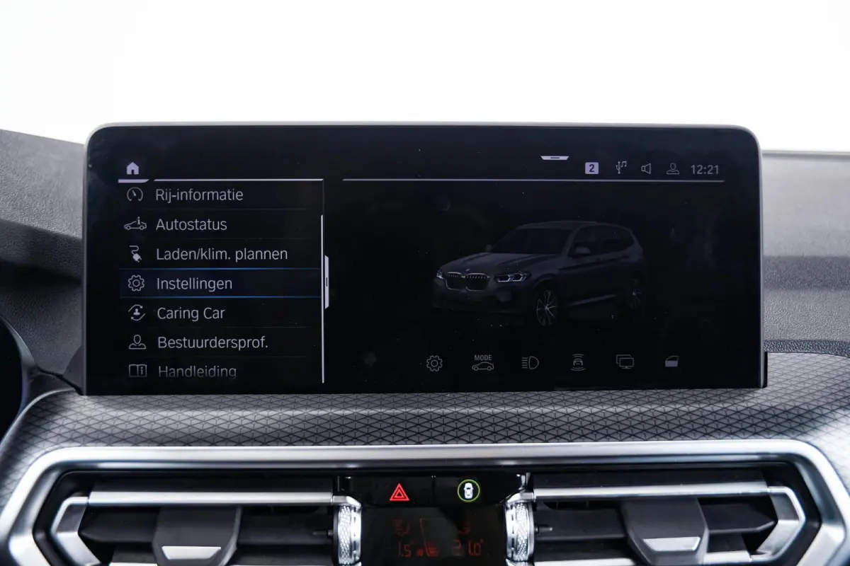 xDrive30e M Sport - Stoelverwarming voor/achter - Comfort Access - Parking Assistant Plus - HiFi System - Getinte Ruiten - Ambiance verlichting - Stuurwielrand verwarmd -