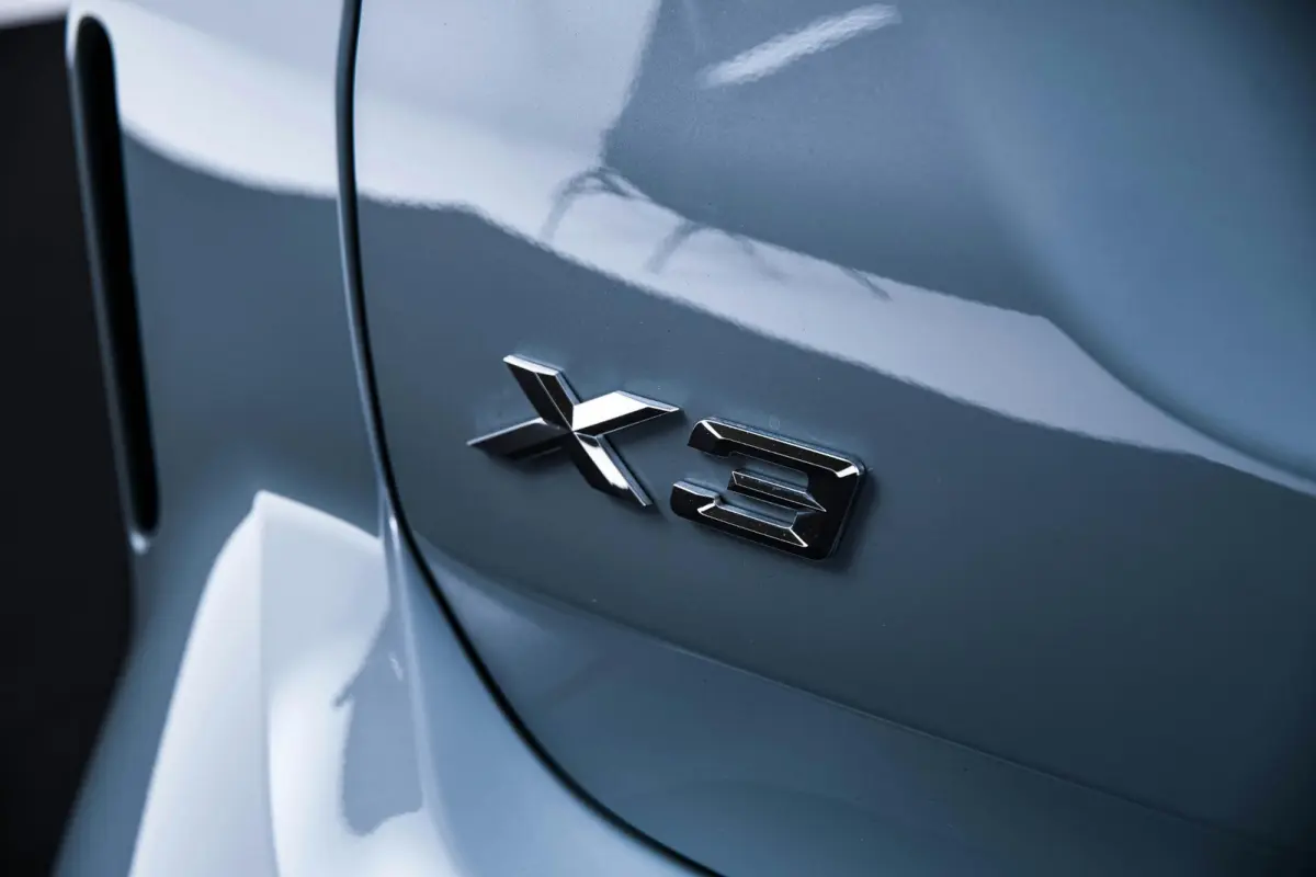 xDrive30e M Sport - Stoelverwarming voor/achter - Comfort Access - Parking Assistant Plus - HiFi System - Getinte Ruiten - Ambiance verlichting - Stuurwielrand verwarmd -