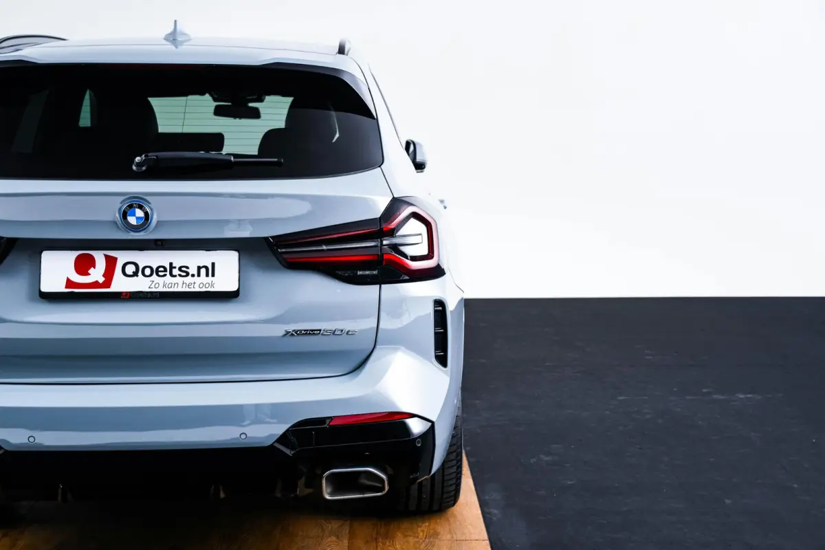 xDrive30e M Sport - Stoelverwarming voor/achter - Comfort Access - Parking Assistant Plus - HiFi System - Getinte Ruiten - Ambiance verlichting - Stuurwielrand verwarmd -