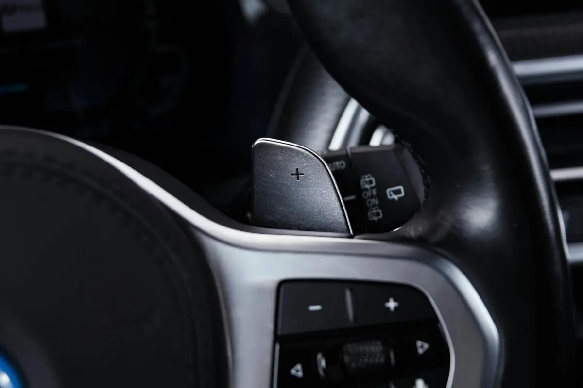 xDrive30e M Sport - Stoelverwarming voor/achter - Comfort Access - Parking Assistant Plus - HiFi System - Getinte Ruiten - Ambiance verlichting - Stuurwielrand verwarmd -
