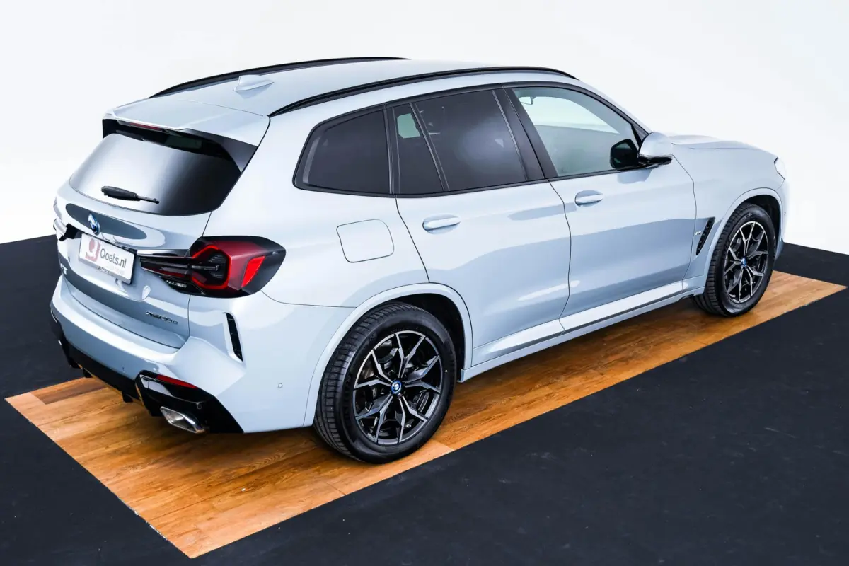 xDrive30e M Sport - Stoelverwarming voor/achter - Comfort Access - Parking Assistant Plus - HiFi System - Getinte Ruiten - Ambiance verlichting - Stuurwielrand verwarmd -