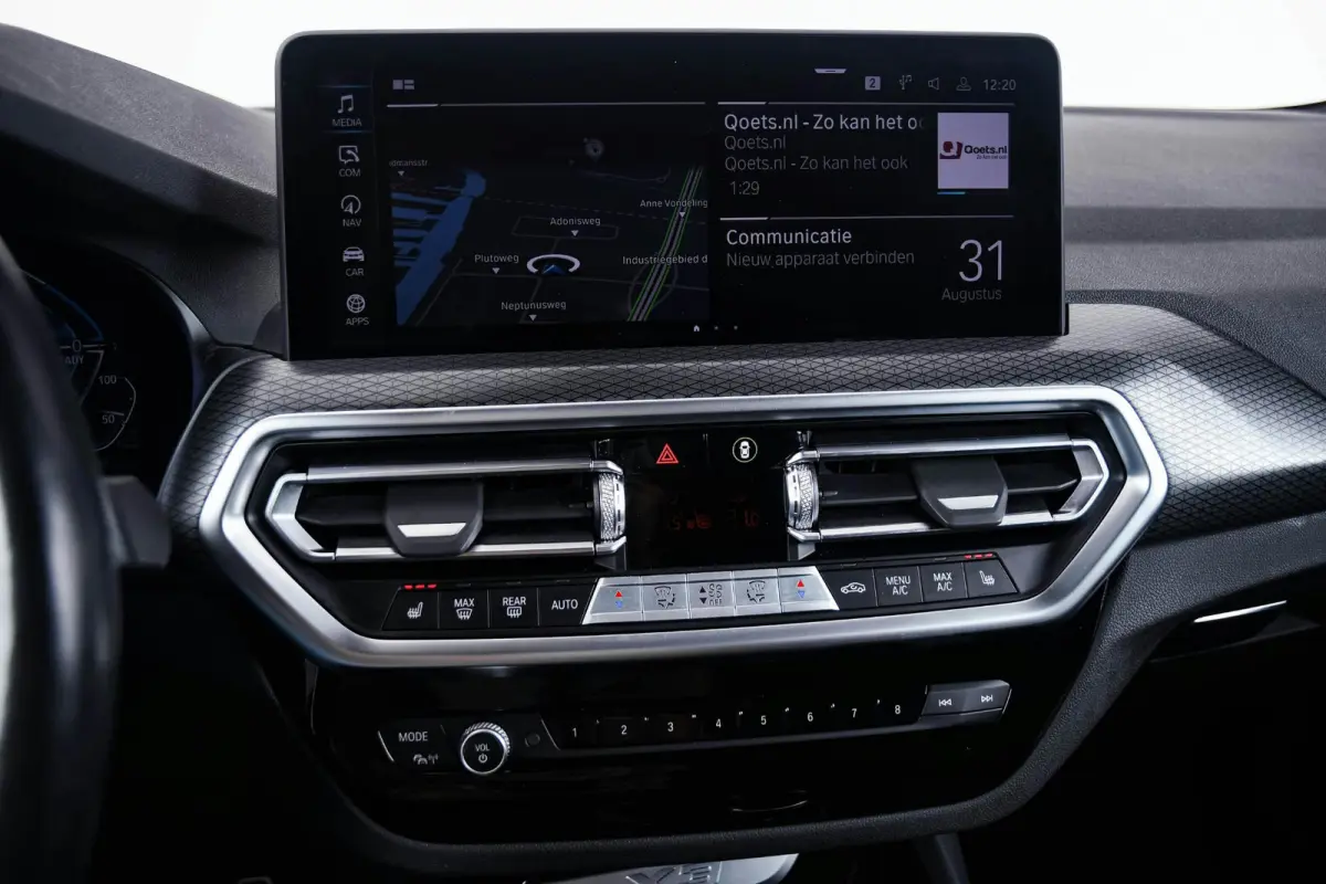 xDrive30e M Sport - Stoelverwarming voor/achter - Comfort Access - Parking Assistant Plus - HiFi System - Getinte Ruiten - Ambiance verlichting - Stuurwielrand verwarmd -