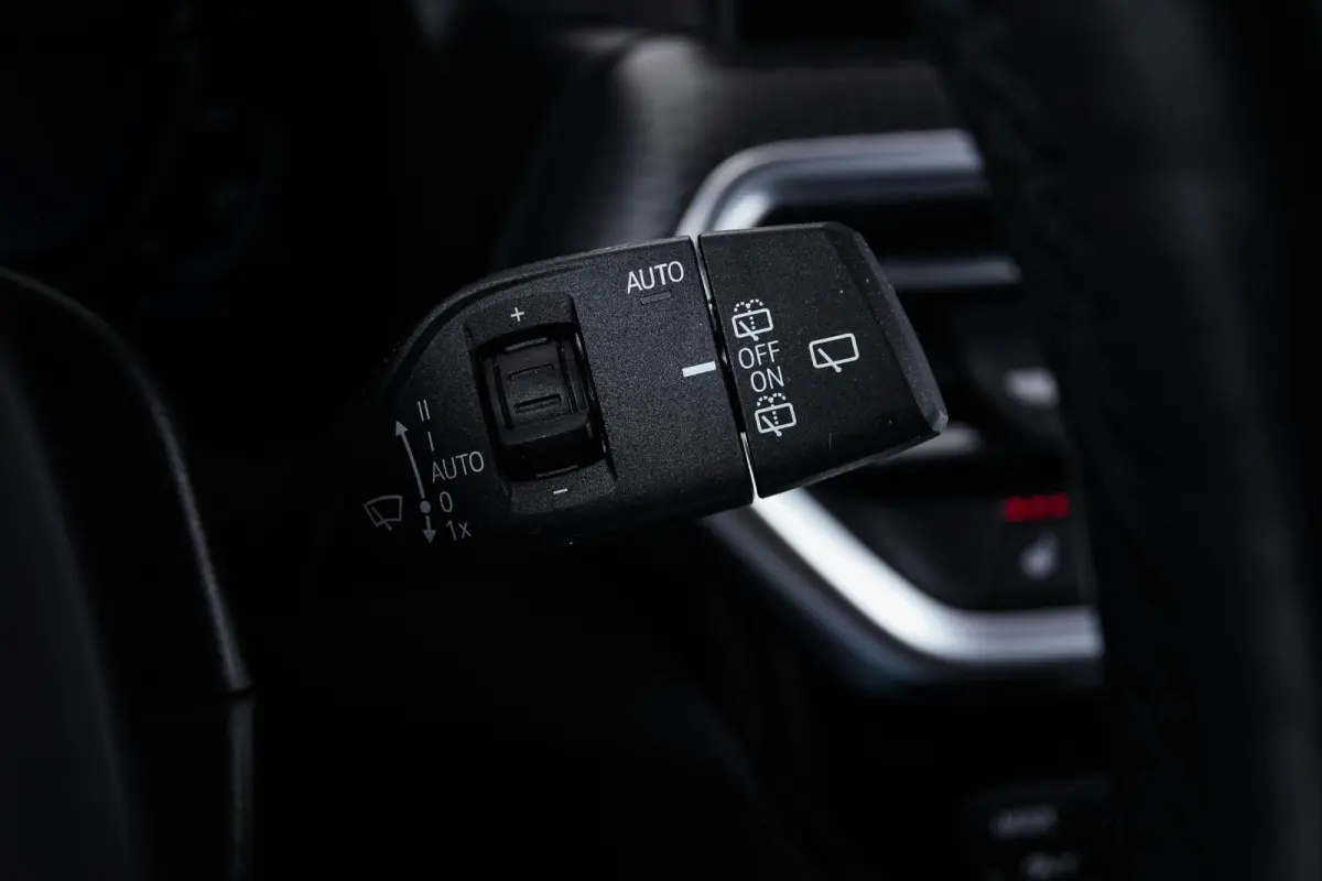 xDrive30e M Sport - Stoelverwarming voor/achter - Comfort Access - Parking Assistant Plus - HiFi System - Getinte Ruiten - Ambiance verlichting - Stuurwielrand verwarmd -