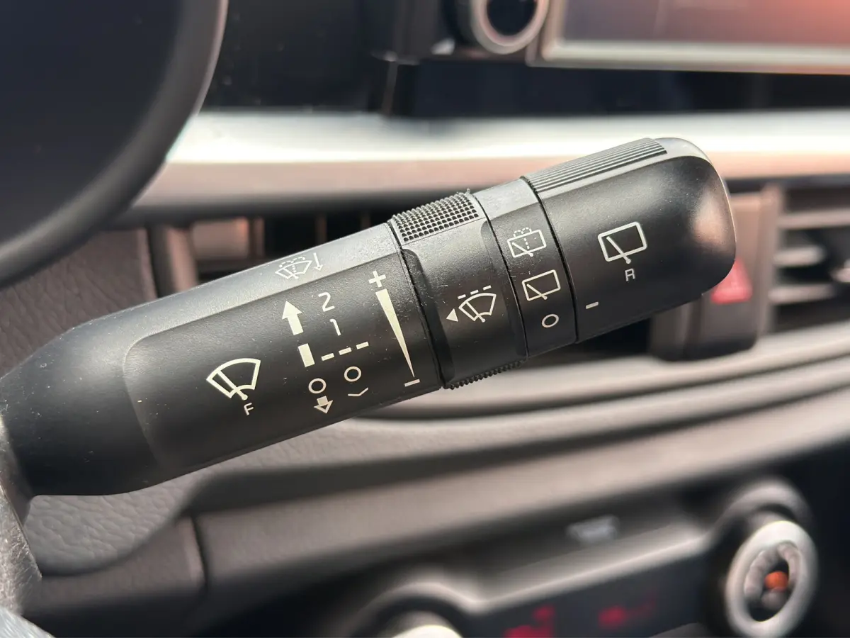 1.0 CVVT Design Edition | Achteruitrijcamera | Cruise control | Getint glas |