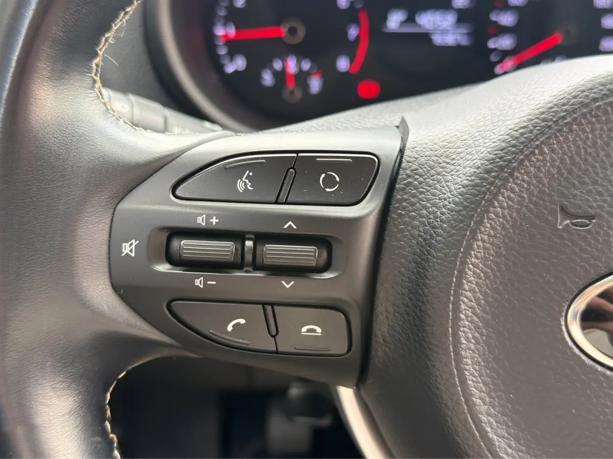 1.0 CVVT Design Edition | Achteruitrijcamera | Cruise control | Getint glas |