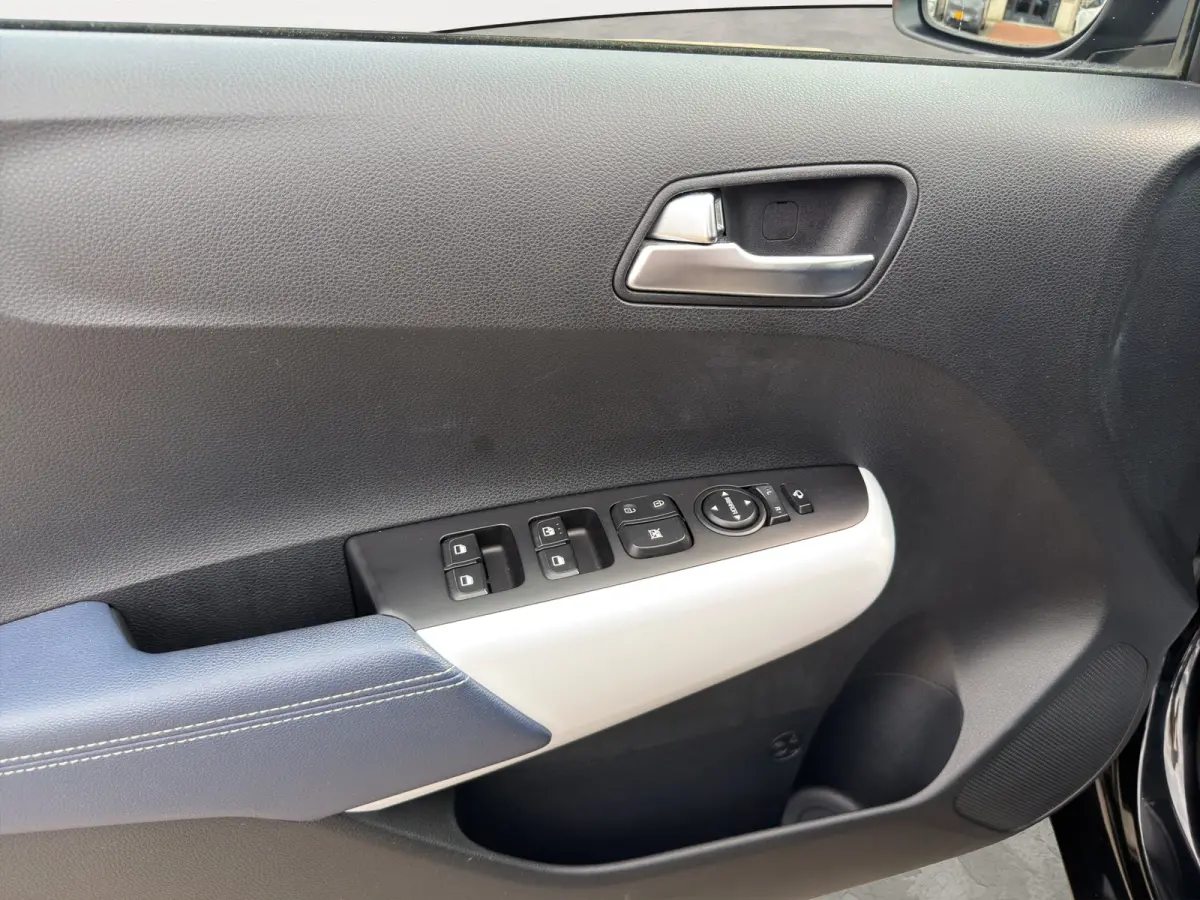 1.0 CVVT Design Edition | Achteruitrijcamera | Cruise control | Getint glas |