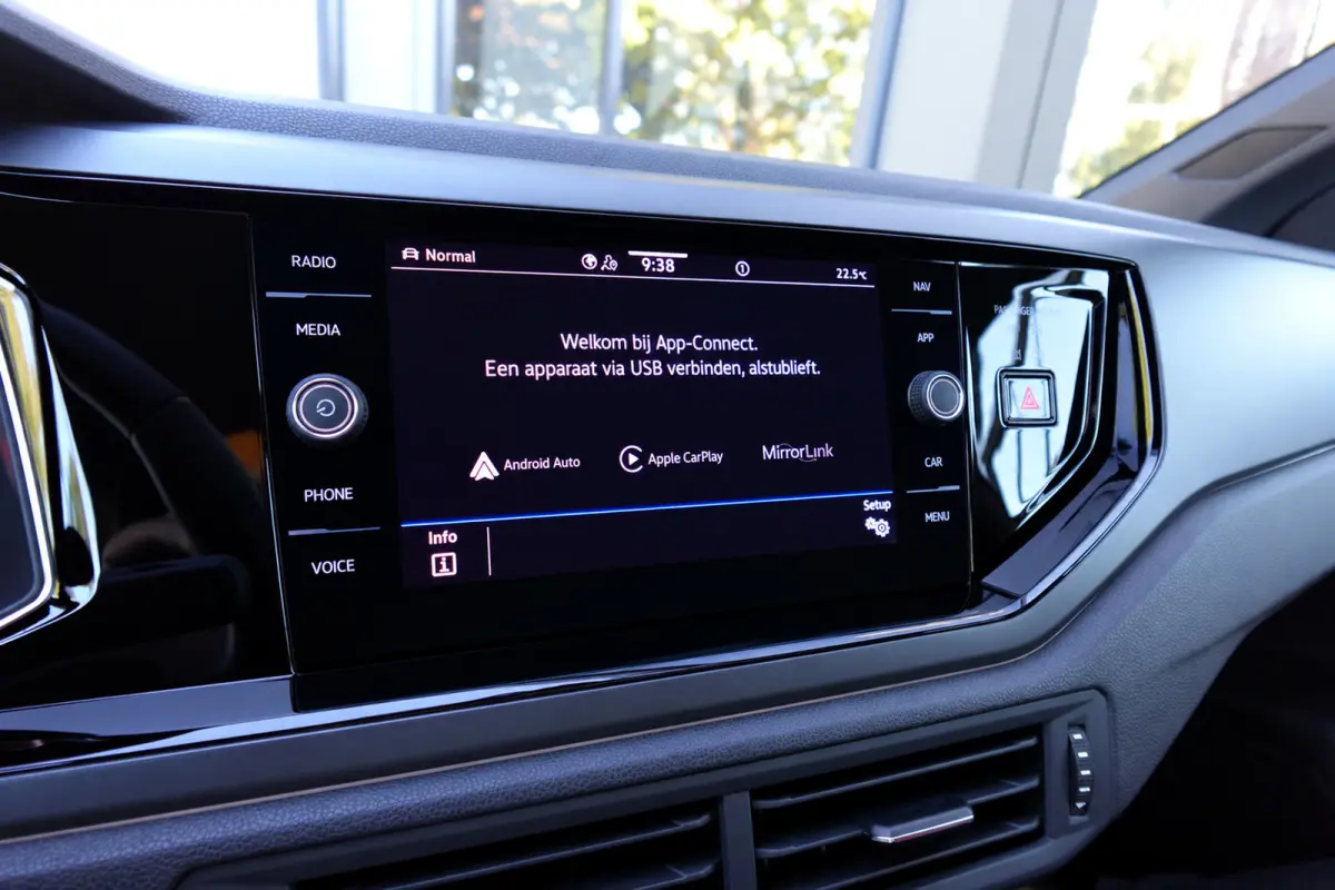1.5 TSI R-Line Business PANO KEYLESS CAM