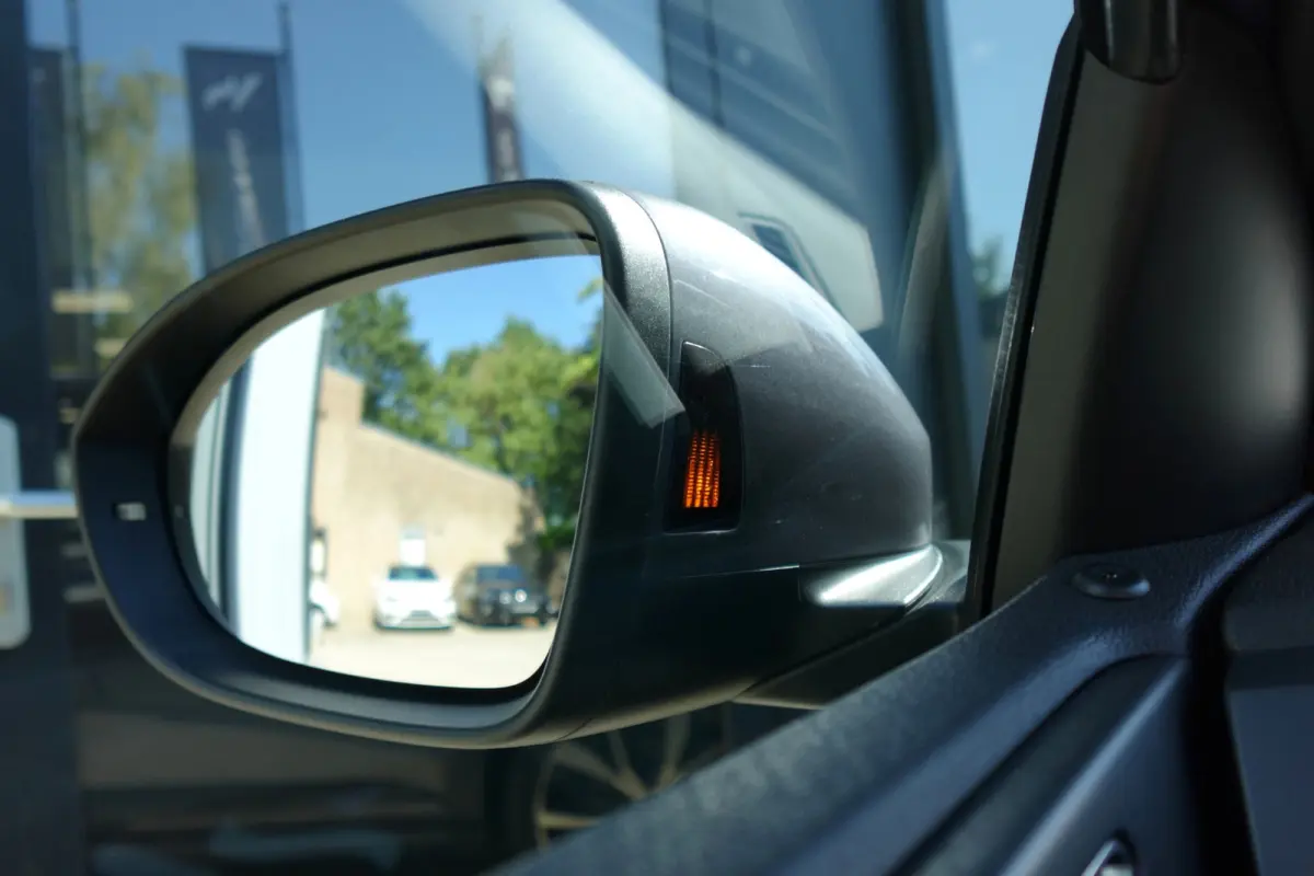 1.5 TSI R-Line Business PANO KEYLESS CAM