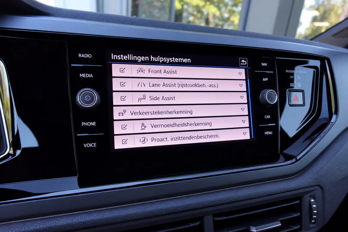 1.5 TSI R-Line Business PANO KEYLESS CAM