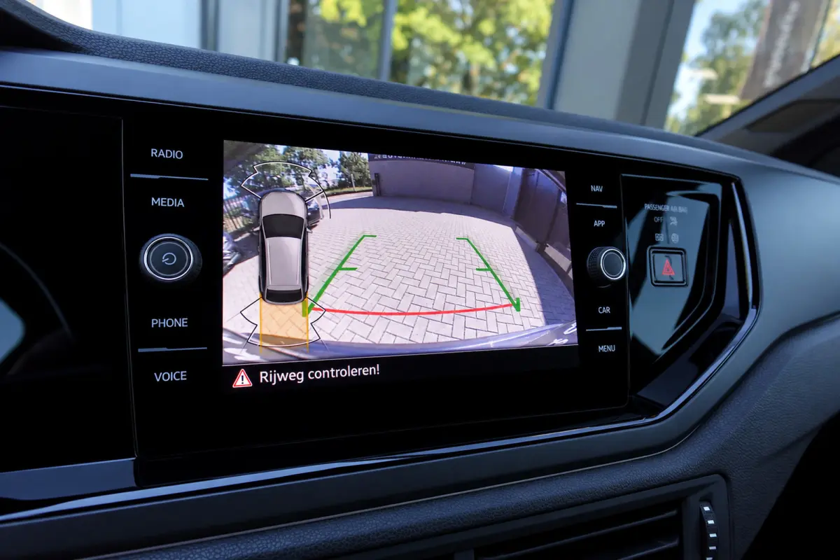 1.5 TSI R-Line Business PANO KEYLESS CAM