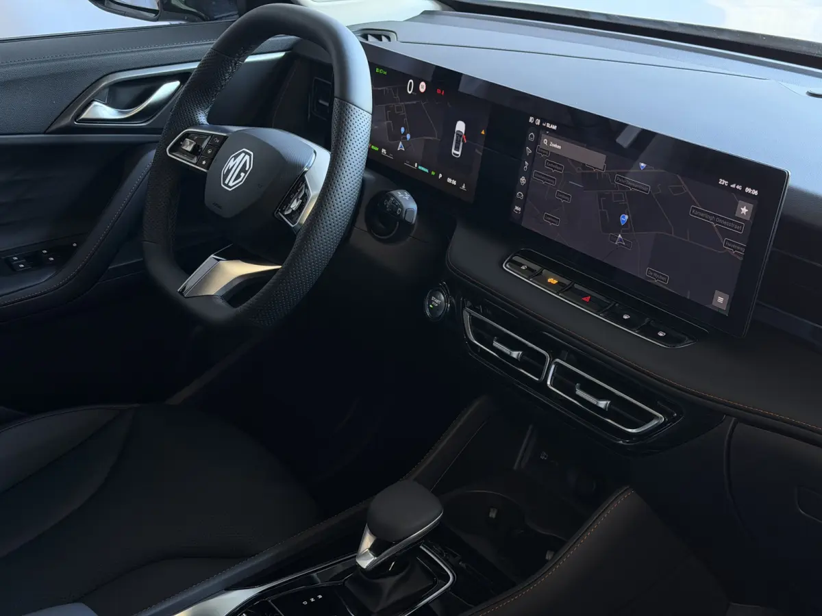 1.5 TGDI LUXURY PHEV PLUG-IN HYBRIDE | LEER | 272PK NIEUWE AUTO | >1.000 KM TOTAAL BEREIK | 360° CAMERA | ELEKTRISCHE ACHTERKLEP | STOEL/STUUR. VERWARMING | FULL LED | ELEKTRISCHE S