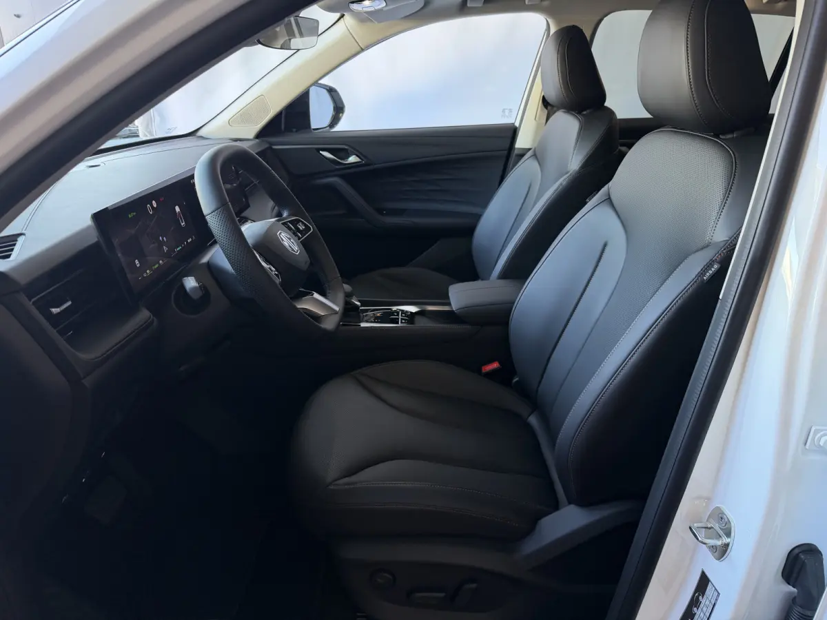 1.5 TGDI LUXURY PHEV PLUG-IN HYBRIDE | LEER | 272PK NIEUWE AUTO | >1.000 KM TOTAAL BEREIK | 360° CAMERA | ELEKTRISCHE ACHTERKLEP | STOEL/STUUR. VERWARMING | FULL LED | ELEKTRISCHE S