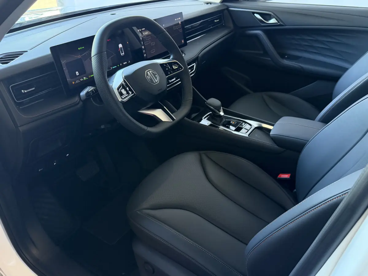 1.5 TGDI LUXURY PHEV PLUG-IN HYBRIDE | LEER | 272PK NIEUWE AUTO | >1.000 KM TOTAAL BEREIK | 360° CAMERA | ELEKTRISCHE ACHTERKLEP | STOEL/STUUR. VERWARMING | FULL LED | ELEKTRISCHE S