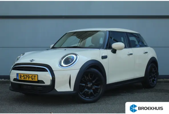 1.5 One Business Edition | Camera | Half Leder | Navigatie | CarPlay | LED | 16" LMV | Camera | Half Leder | Navigatie | CarPlay | LED | 16" LMV |