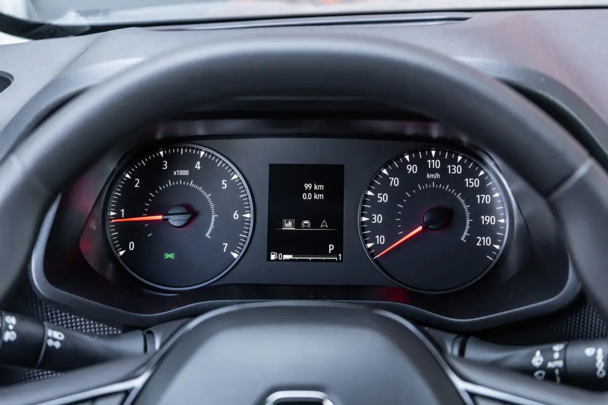 2.0 Blue dCi 170 PK L2H1 DC | Dubbel cabine | Camera | CarPlay | Navigatie | Betimmering | Trekhaak | Stoelverwarming | Virtual Cockpit | 5-Zitter| NAP Logisch