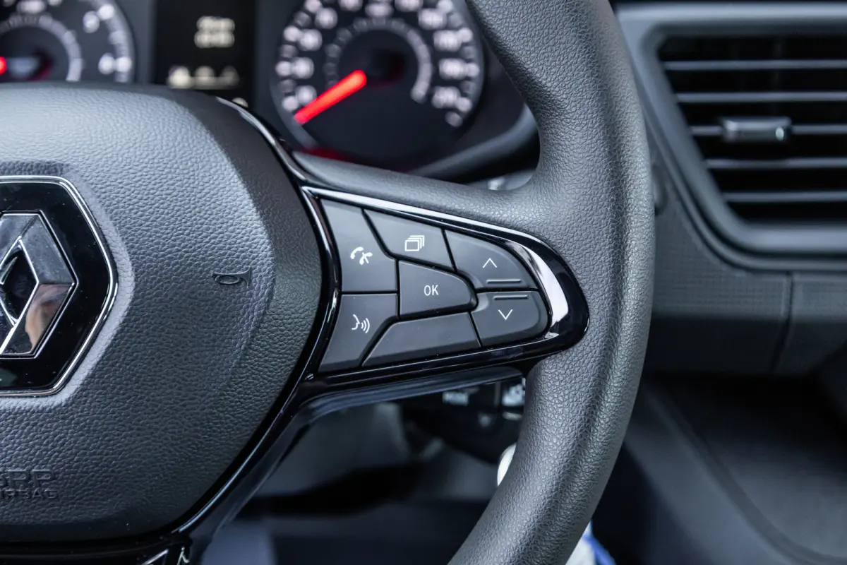 2.0 Blue dCi 170 PK L2H1 DC | Dubbel cabine | Camera | CarPlay | Navigatie | Betimmering | Trekhaak | Stoelverwarming | Virtual Cockpit | 5-Zitter| NAP Logisch