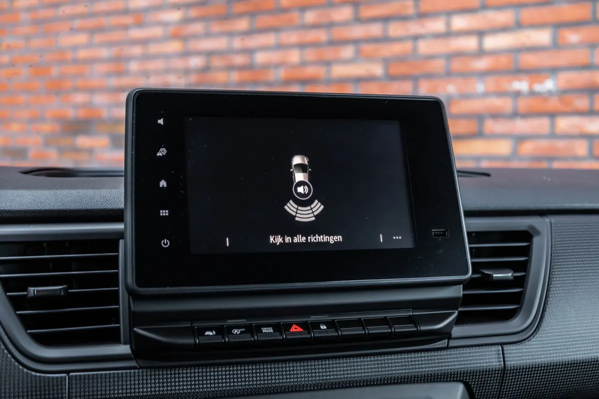 2.0 Blue dCi 170 PK L2H1 DC | Dubbel cabine | Camera | CarPlay | Navigatie | Betimmering | Trekhaak | Stoelverwarming | Virtual Cockpit | 5-Zitter| NAP Logisch