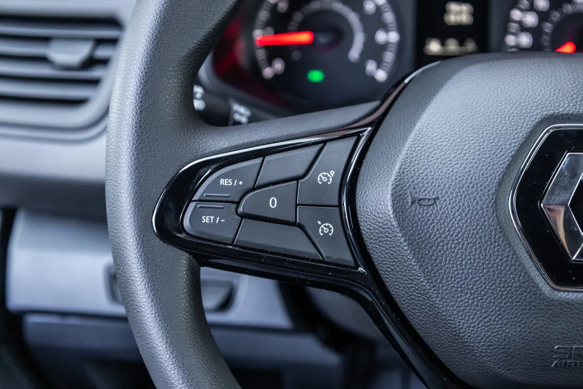 2.0 Blue dCi 170 PK L2H1 DC | Dubbel cabine | Camera | CarPlay | Navigatie | Betimmering | Trekhaak | Stoelverwarming | Virtual Cockpit | 5-Zitter| NAP Logisch