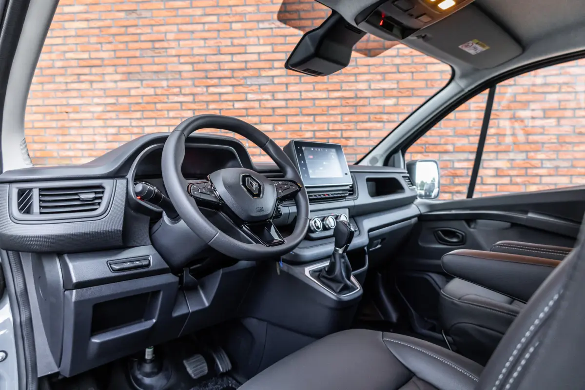 2.0 Blue dCi 170 PK L2H1 DC | Dubbel cabine | Camera | CarPlay | Navigatie | Betimmering | Trekhaak | Stoelverwarming | Virtual Cockpit | 5-Zitter| NAP Logisch