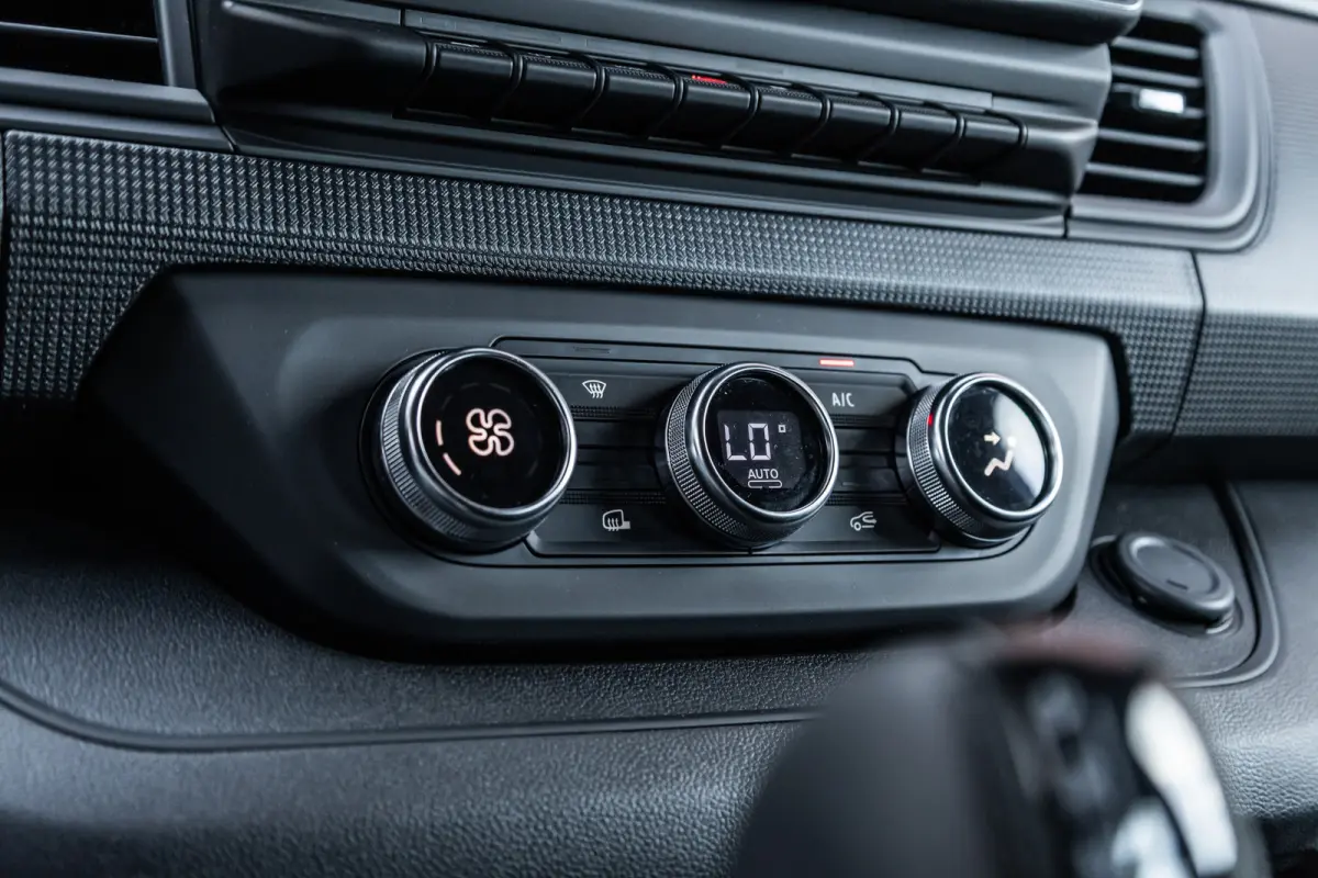 2.0 Blue dCi 170 PK L2H1 DC | Dubbel cabine | Camera | CarPlay | Navigatie | Betimmering | Trekhaak | Stoelverwarming | Virtual Cockpit | 5-Zitter| NAP Logisch