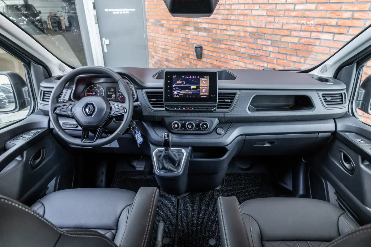 2.0 Blue dCi 170 PK L2H1 DC | Dubbel cabine | Camera | CarPlay | Navigatie | Betimmering | Trekhaak | Stoelverwarming | Virtual Cockpit | 5-Zitter| NAP Logisch