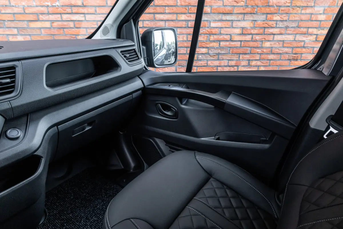 2.0 Blue dCi 170 PK L2H1 DC | Dubbel cabine | Camera | CarPlay | Navigatie | Betimmering | Trekhaak | Stoelverwarming | Virtual Cockpit | 5-Zitter| NAP Logisch
