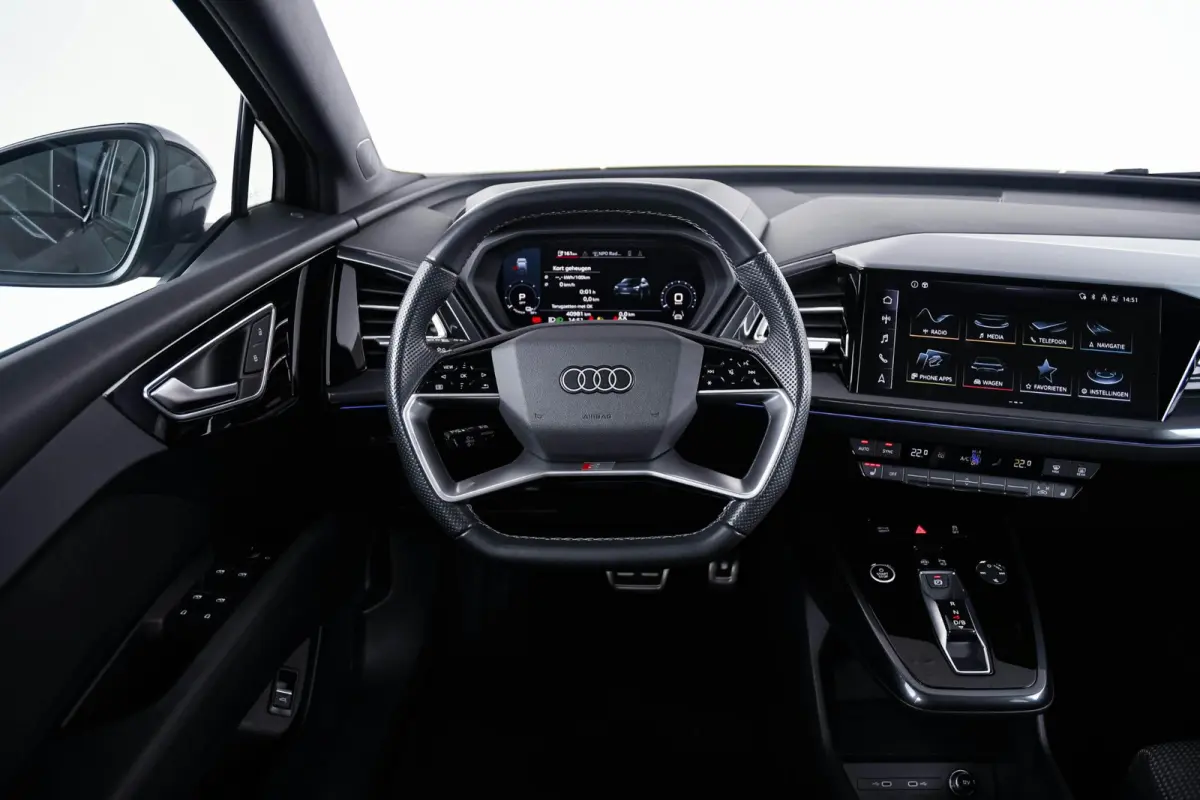 40 S edition 77 kWh Trekhaak - Panoramdak - Adaptieve Cruise Control - Comfortpakket - Assistentiepakket advanced - Dynamic pakket - Sportonderstel - Sportstoelen  - Privacy glas -