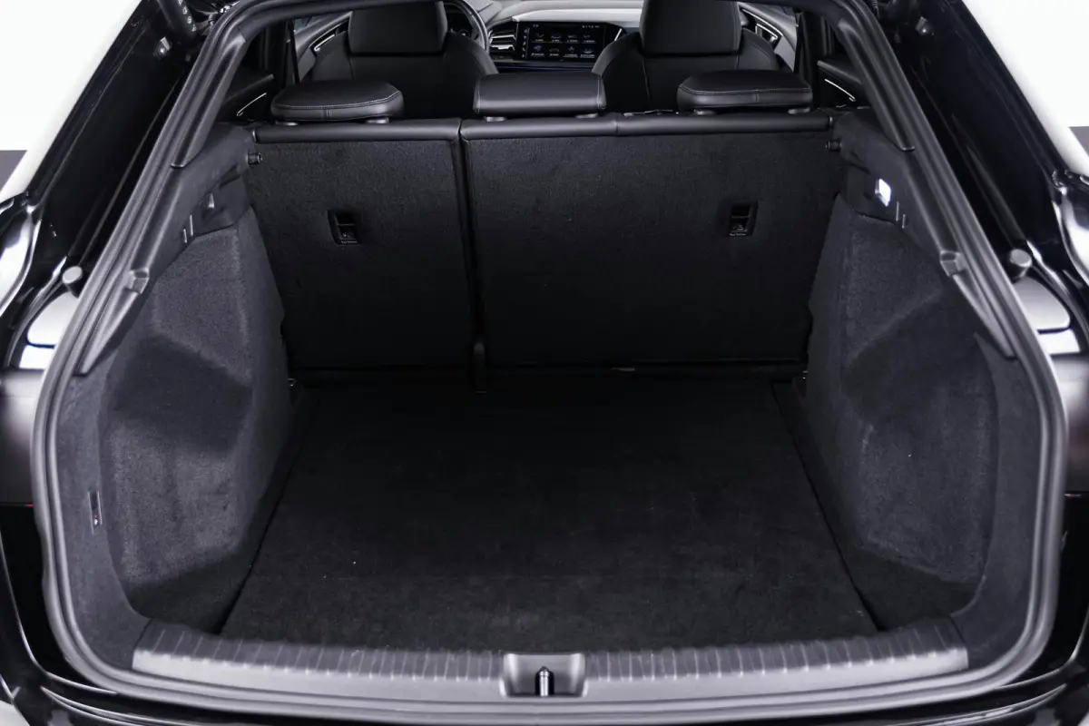 40 S edition 77 kWh Trekhaak - Panoramdak - Adaptieve Cruise Control - Comfortpakket - Assistentiepakket advanced - Dynamic pakket - Sportonderstel - Sportstoelen  - Privacy glas -