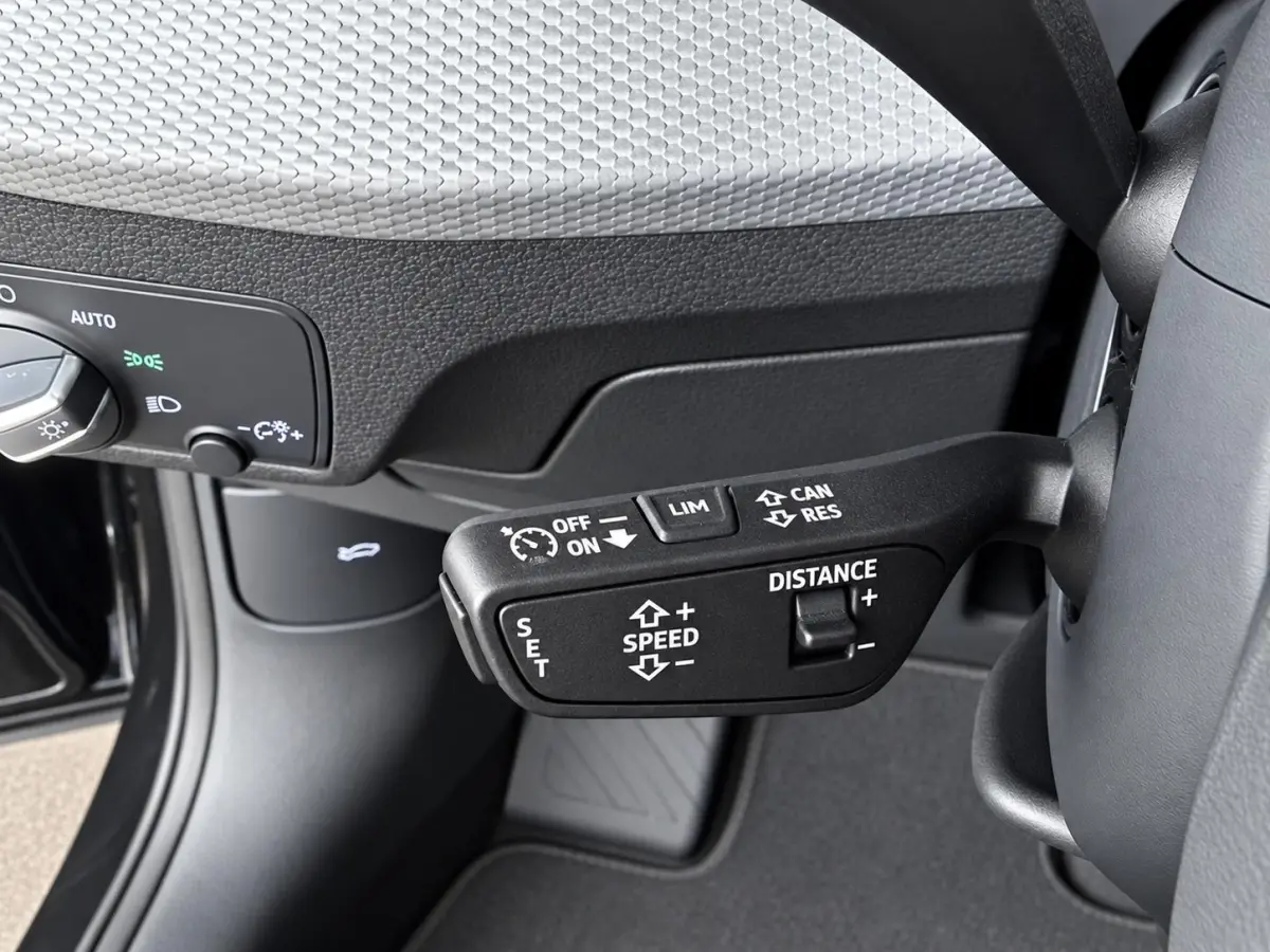 35 TFSI S Edition Leder Airco Navi Carplay PDC Full LED Adaptive Cruise Control 17" LM Velgen Comfort Pack Privacy Glass