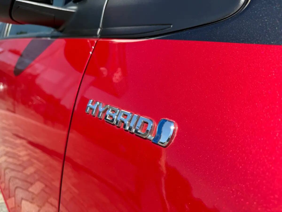1.5 Hybrid automaat Dynamic Bi-Tone, Navi, KeyLess, Camera