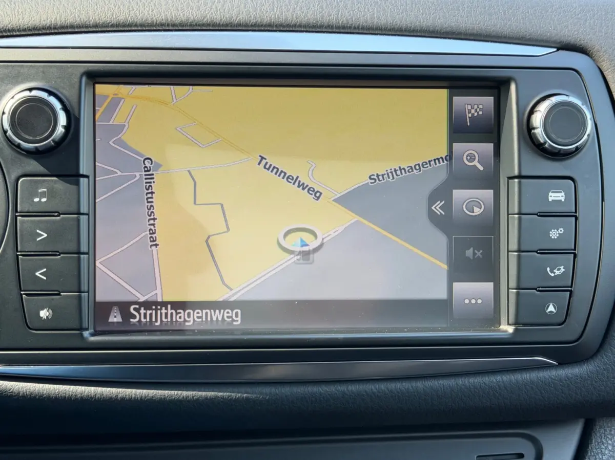 1.5 Hybrid automaat Dynamic Bi-Tone, Navi, KeyLess, Camera