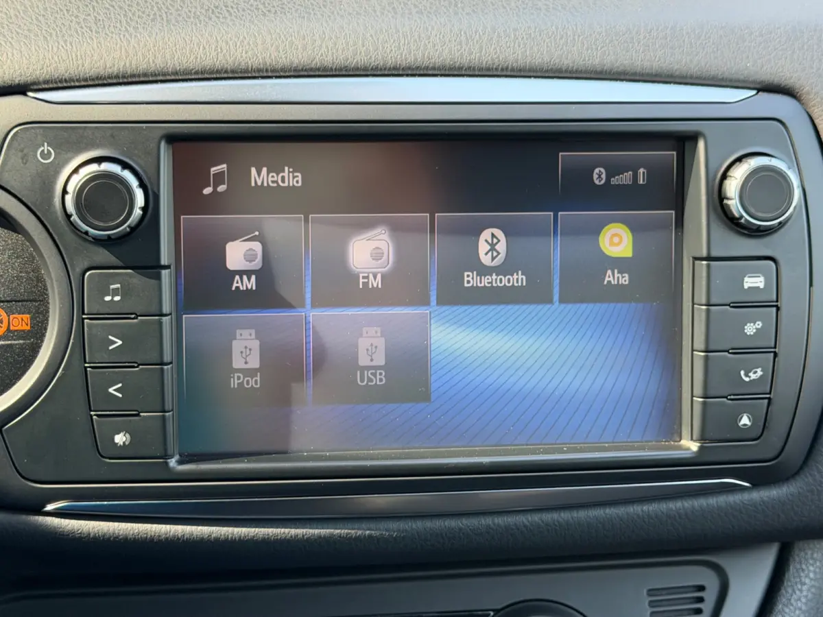 1.5 Hybrid automaat Dynamic Bi-Tone, Navi, KeyLess, Camera