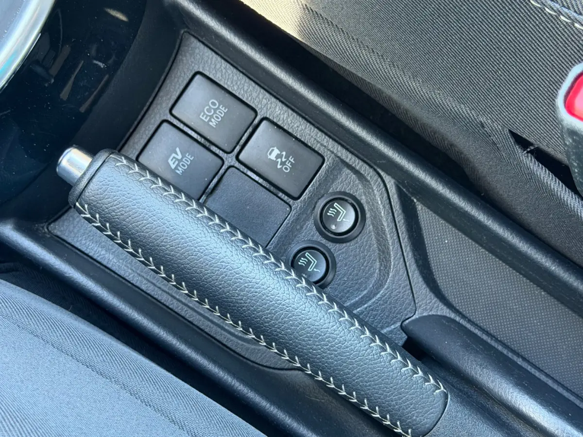 1.5 Hybrid automaat Dynamic Bi-Tone, Navi, KeyLess, Camera