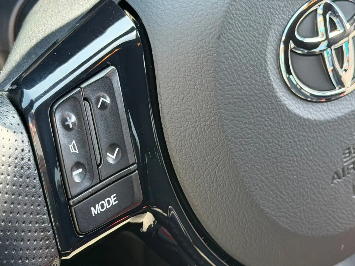 1.5 Hybrid automaat Dynamic Bi-Tone, Navi, KeyLess, Camera