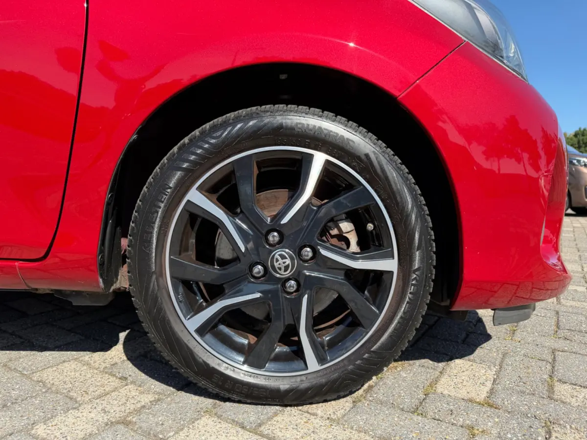 1.5 Hybrid automaat Dynamic Bi-Tone, Navi, KeyLess, Camera