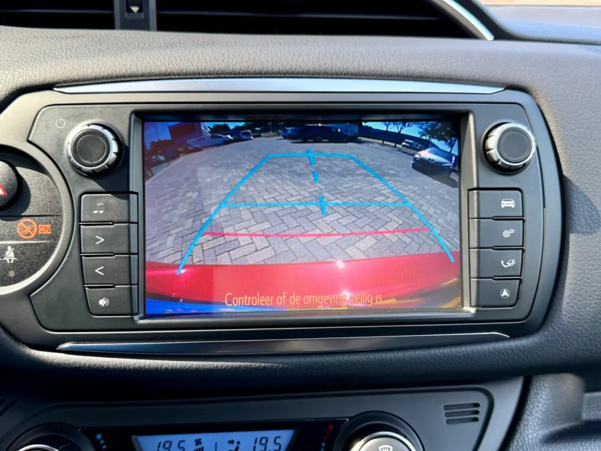 1.5 Hybrid automaat Dynamic Bi-Tone, Navi, KeyLess, Camera