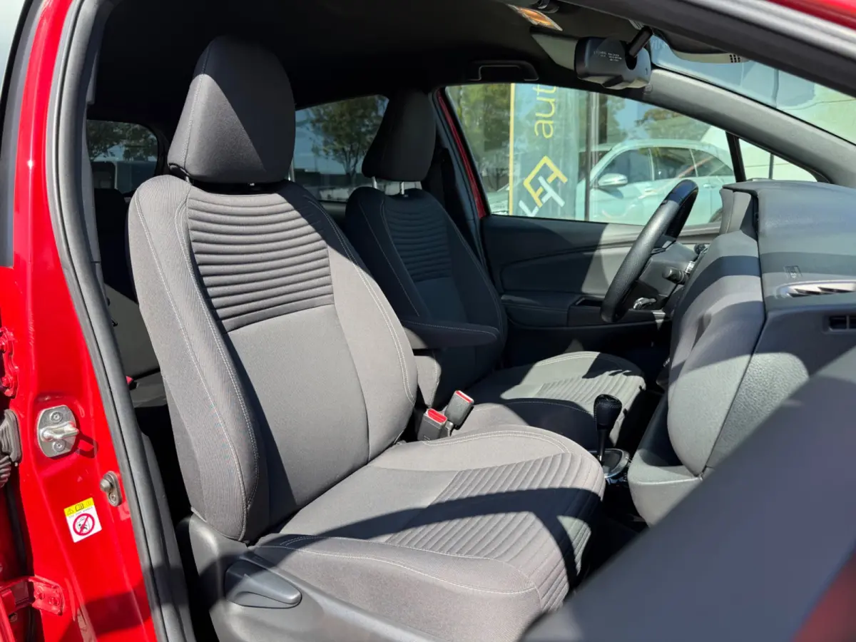 1.5 Hybrid automaat Dynamic Bi-Tone, Navi, KeyLess, Camera